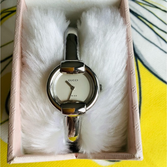 Authentic GUCCI bangle watch 🌷🌷🌷 - Picture 8 of 10